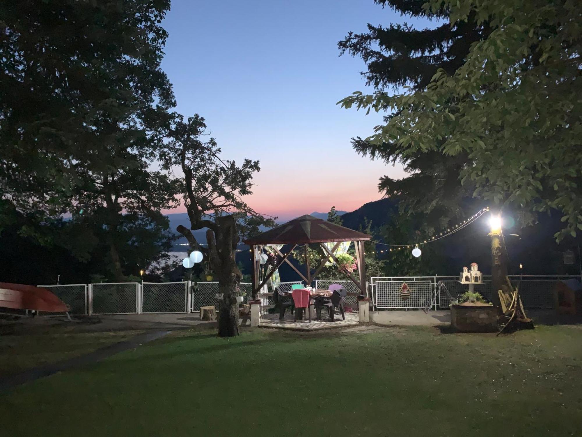 德巴尔 Melnicani, Breathtaking View旅馆 外观 照片